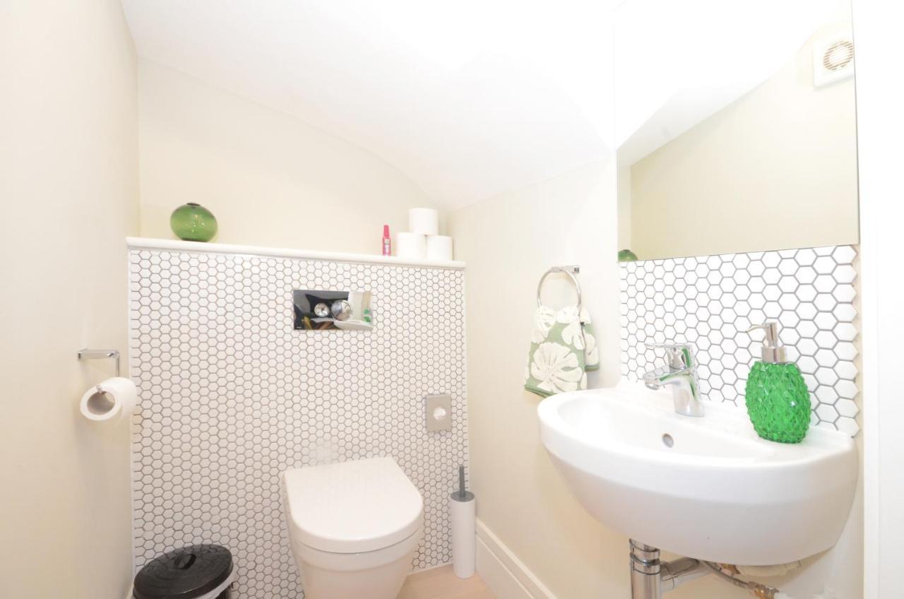 The Mews - 2 Bedroom Luxury, Spacious House With Free Parking York Exterior photo